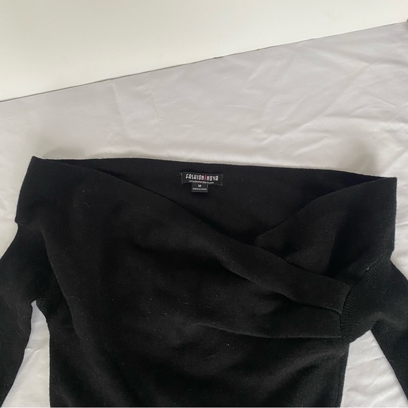 Off the shoulder black crop top - Picture 2 of 7